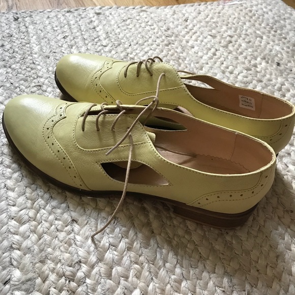 womens cutout oxfords